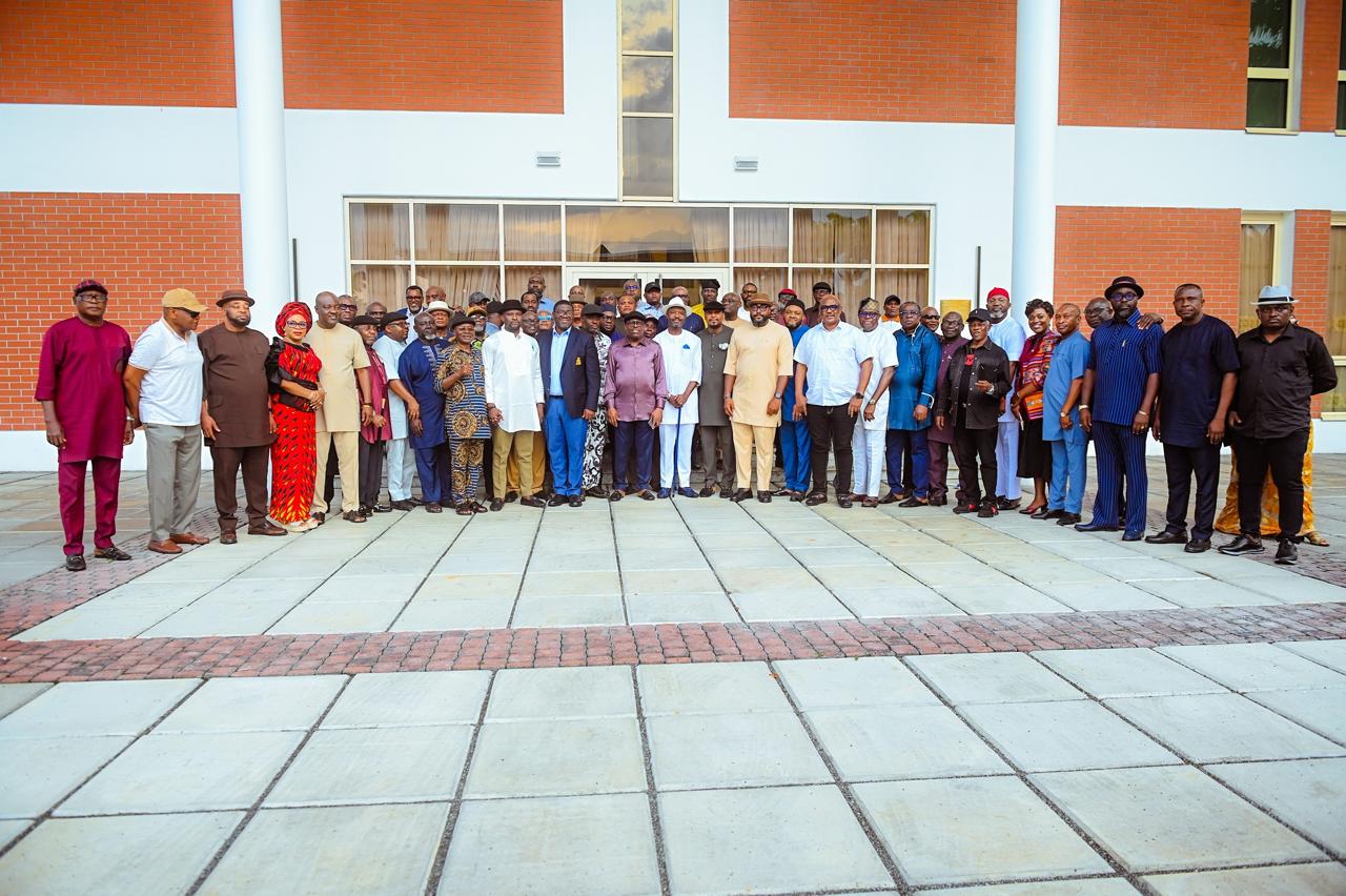 Gov. Sim Fubara in a photograph with Rivers state stakeholders 