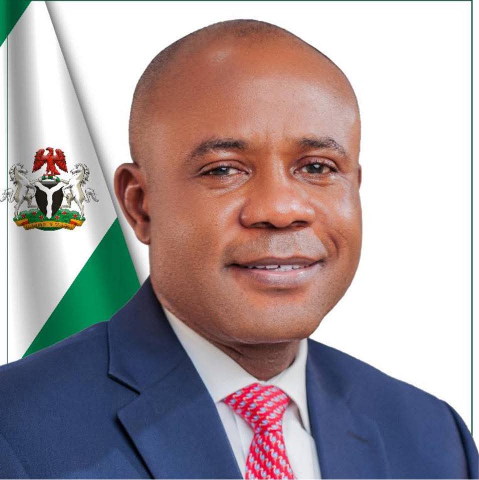 Mbah Appoints 118 New Aides in Enugu