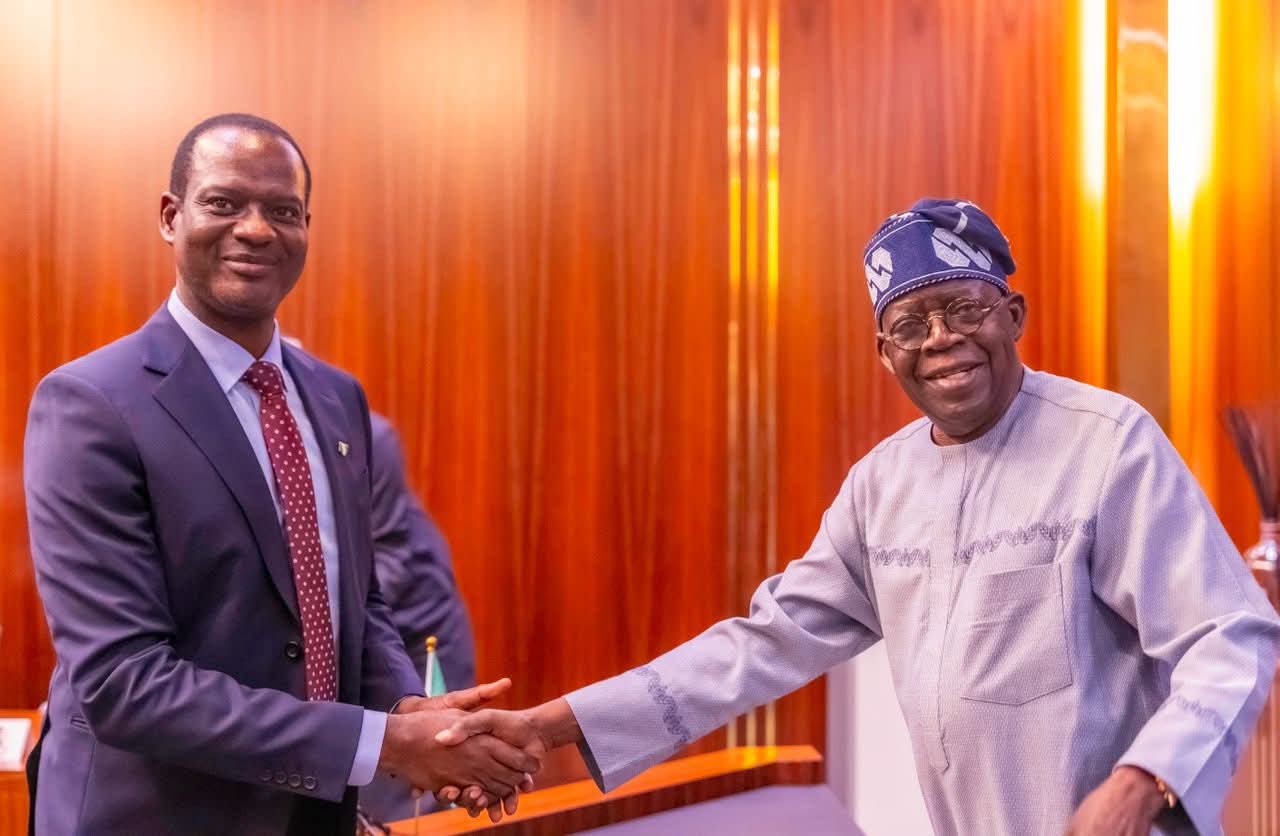 Tinubu Swears in Taiwo Oyedele as Minister of State for Finance