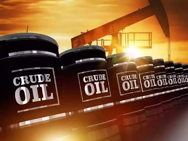 Crude Prices Fall, Petrol Remains Above N1,000 Across Nigeria
